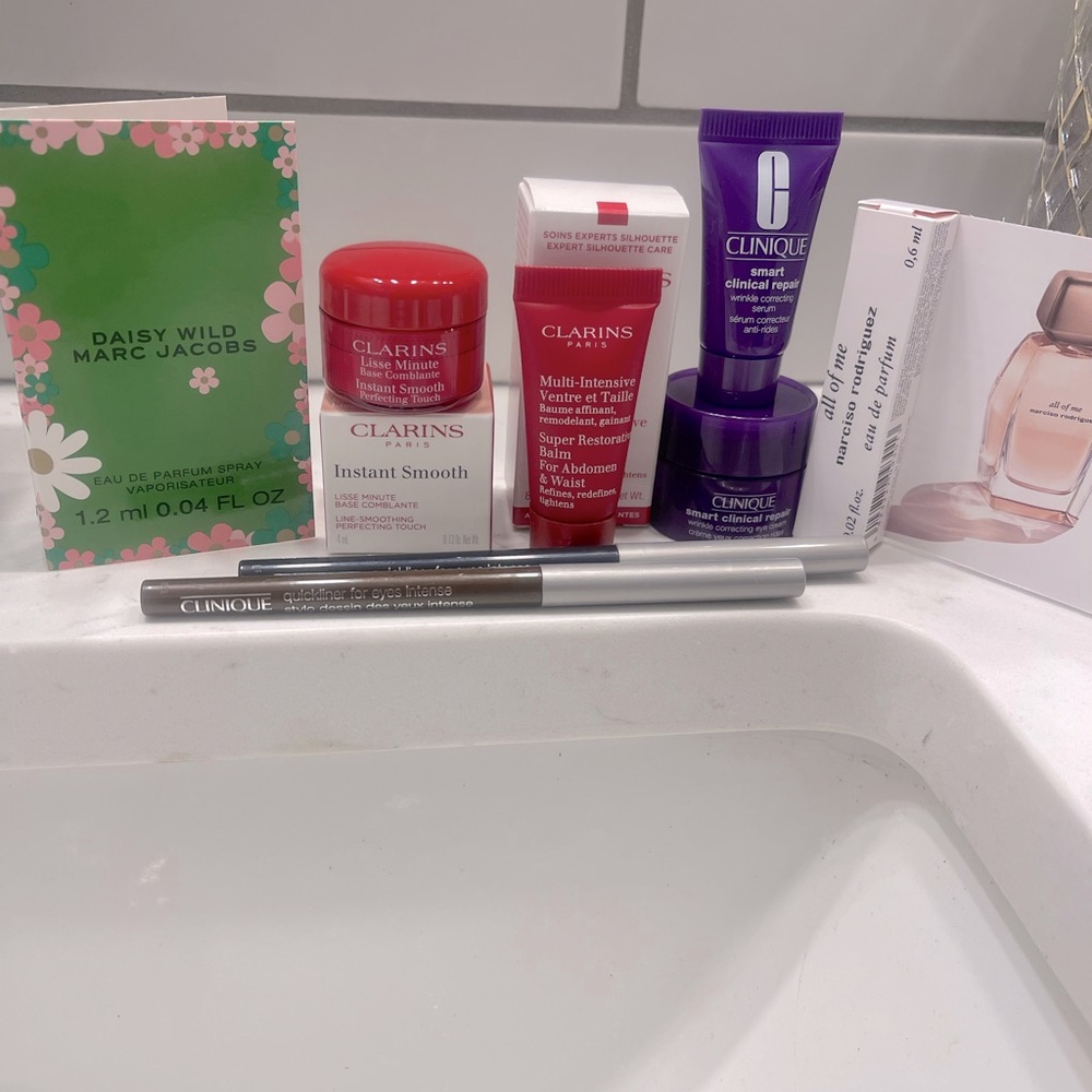 NEW! LUXE#2 8 PIECE SKINCARE BUNDLE!